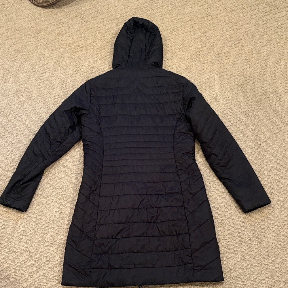 Icebreaker Women's Black Quilted Puffer Coat - Picture 9 of 9